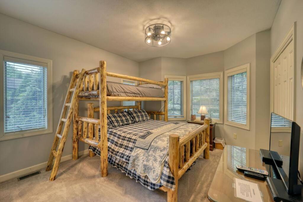 Bucket List Views Sugar Mountain Private Condo - 2Bed, 2Bath, Sleeps 6, Panoramic Views Of Mountains From Large Deck, Short Drive To Shopping, Restaurants, Cafes & Banner Elk Town 外观 照片